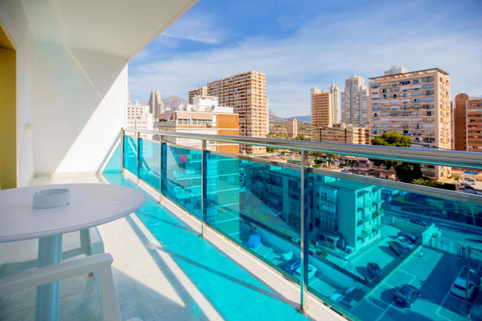 Hotel Servigroup Nereo Benidorm Rum bild